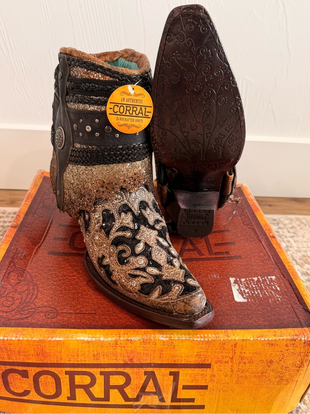 Corral Women’s Glitter Flipped Shaft Ankle Boots (Style A3691) Size 9